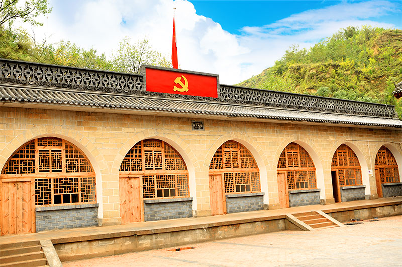 1526292875710239.jpg 梁家河.jpg